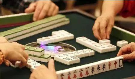 娱乐吃瓜酱打麻将,揭秘麻将江湖里的欢乐与智慧